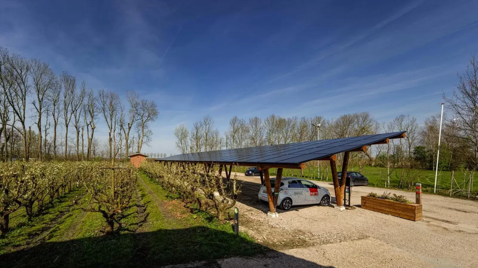 zonnecarport bij appelboomgaard olmehof
